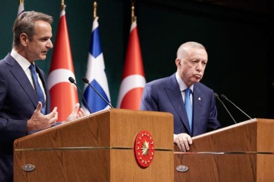 Στην Αγκυρα με 10 υπουργούς